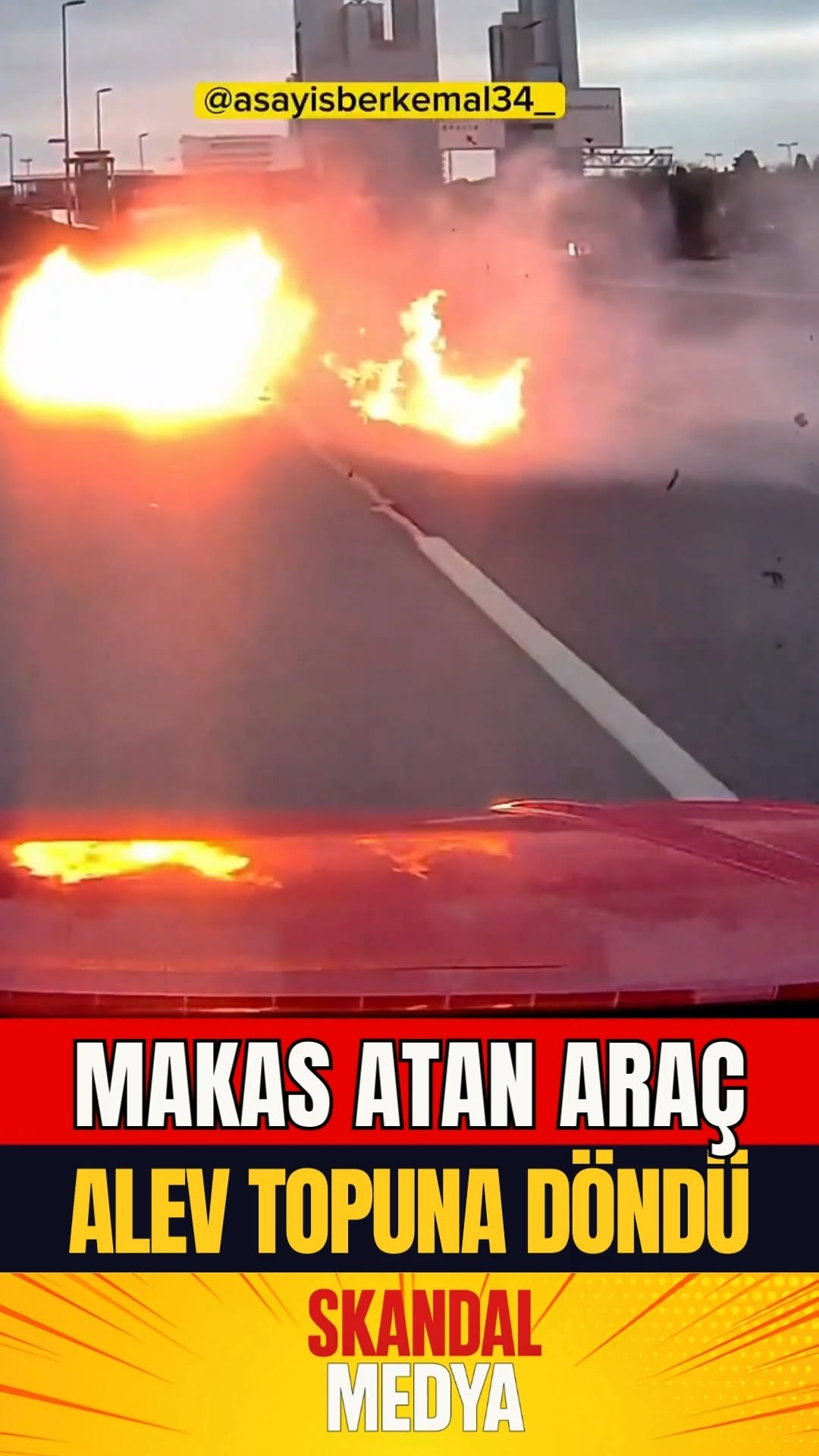 Makas Atarak Trafikte Facia: Şişli'de Araba Aev Topuna Döndü