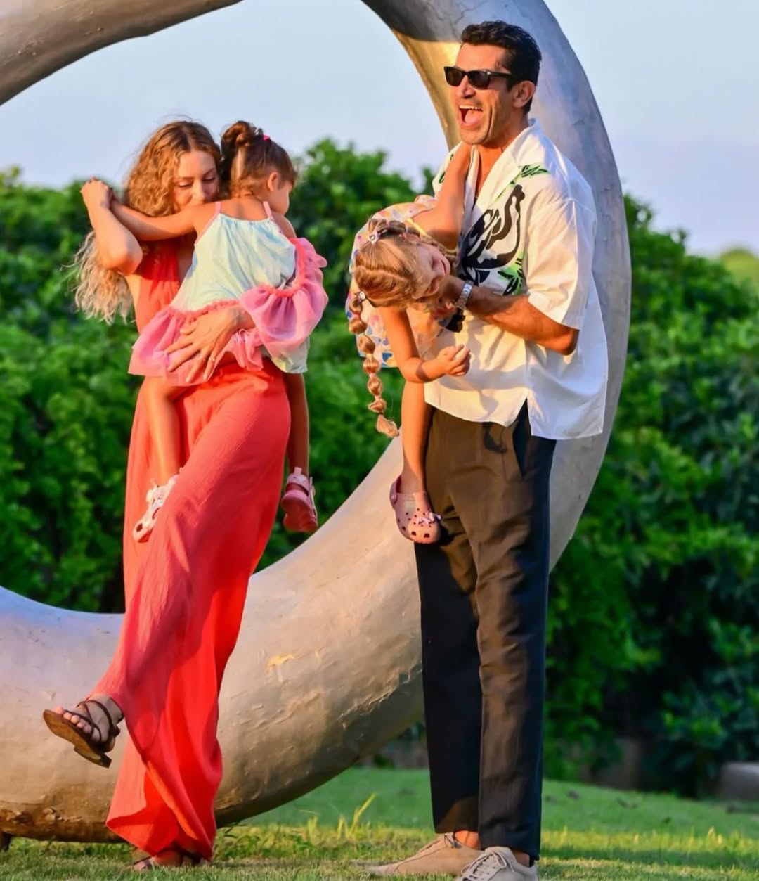 Sinem Kobal'ın Ailesiyle Paylaşımı