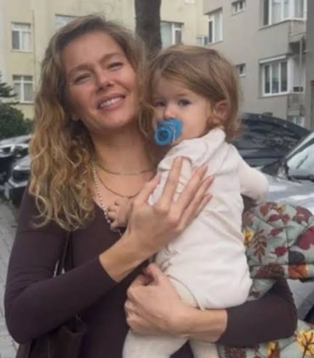 Burcu Biricik Hakkında Haber: Annelik ve 2 Yaş Sendromu