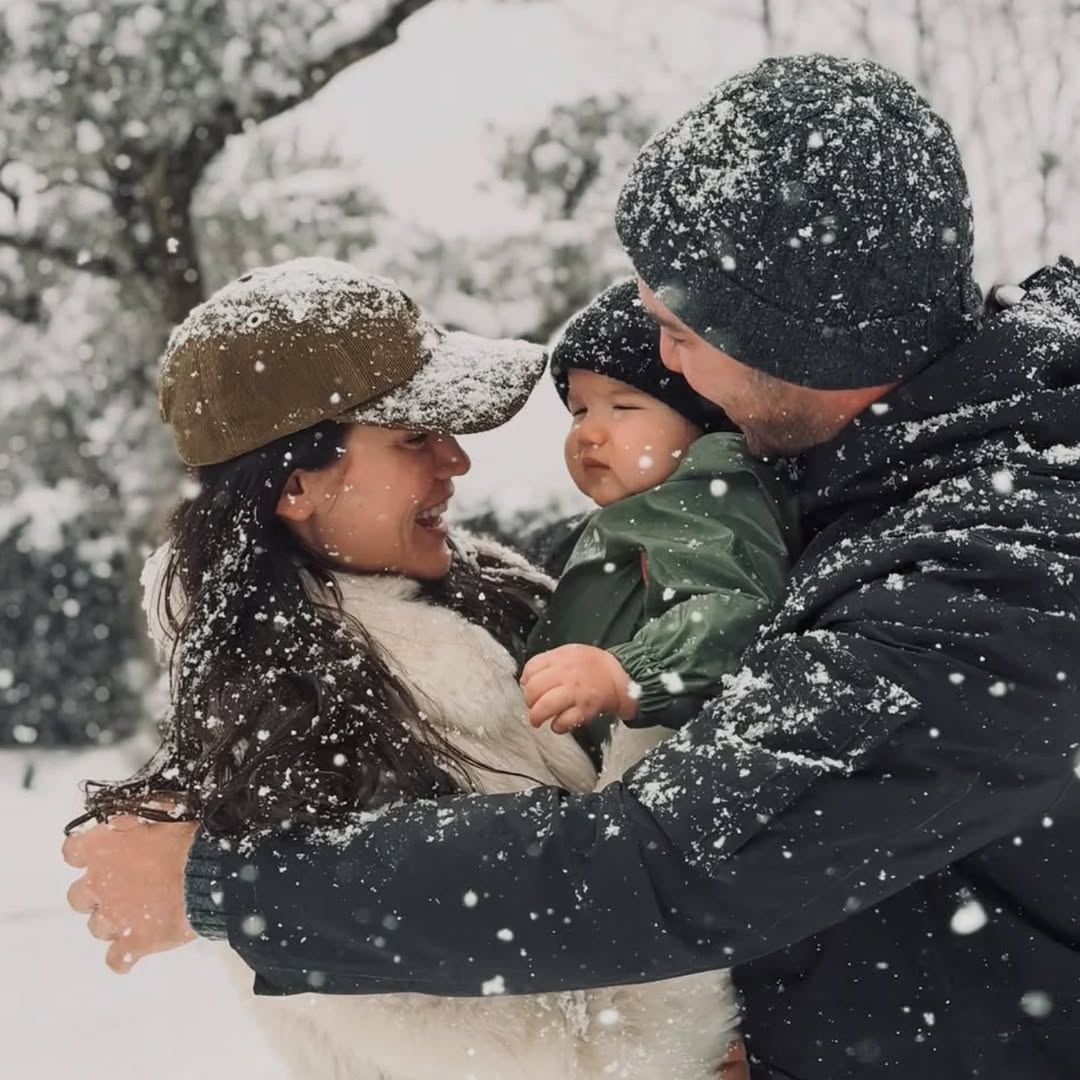 Pınar Deniz ve Kaan Yıldırım'ın Oğlu Fikret Hakan ile Kar Paylaşımı