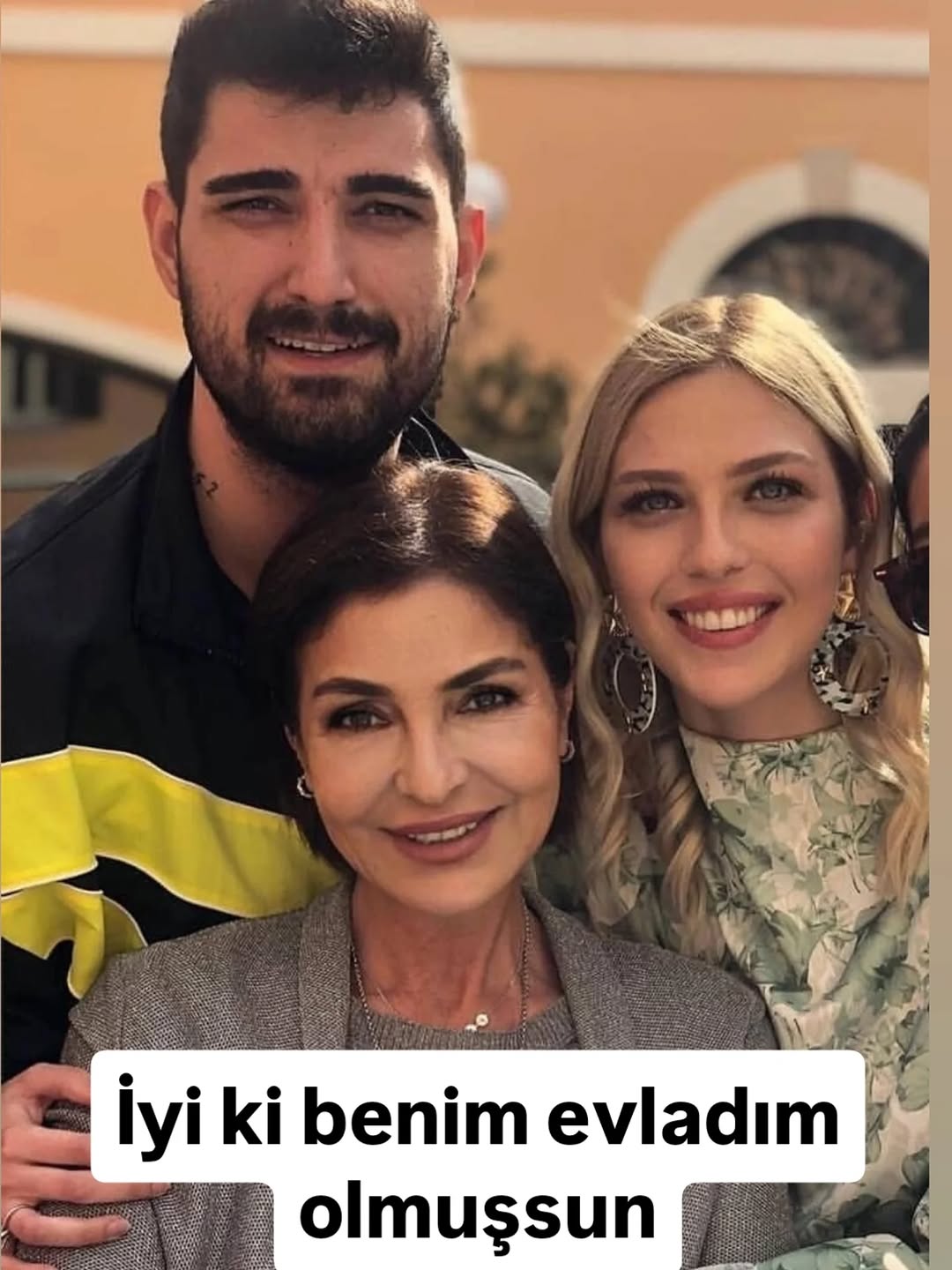 Derya Tuna: Oğlu İdo Tatlıses'in Eşi Yasemin Şefkatli'nin Doğum Gününü Kutladı