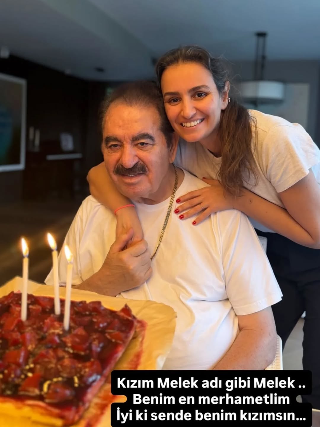 İbrahim Tatlıses'in Doğum Gününü Çocukları İle Kutladı