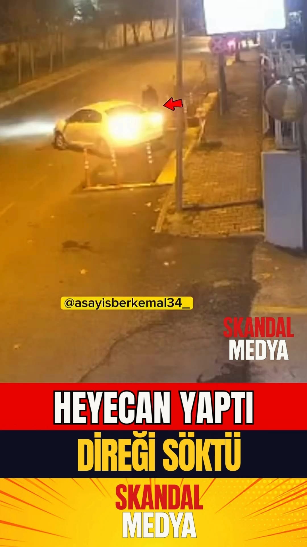 İstanbul'da Direksiyon Dersi Alan Aday Parkurdayı Yakan Aracı Direğe Çarptı!