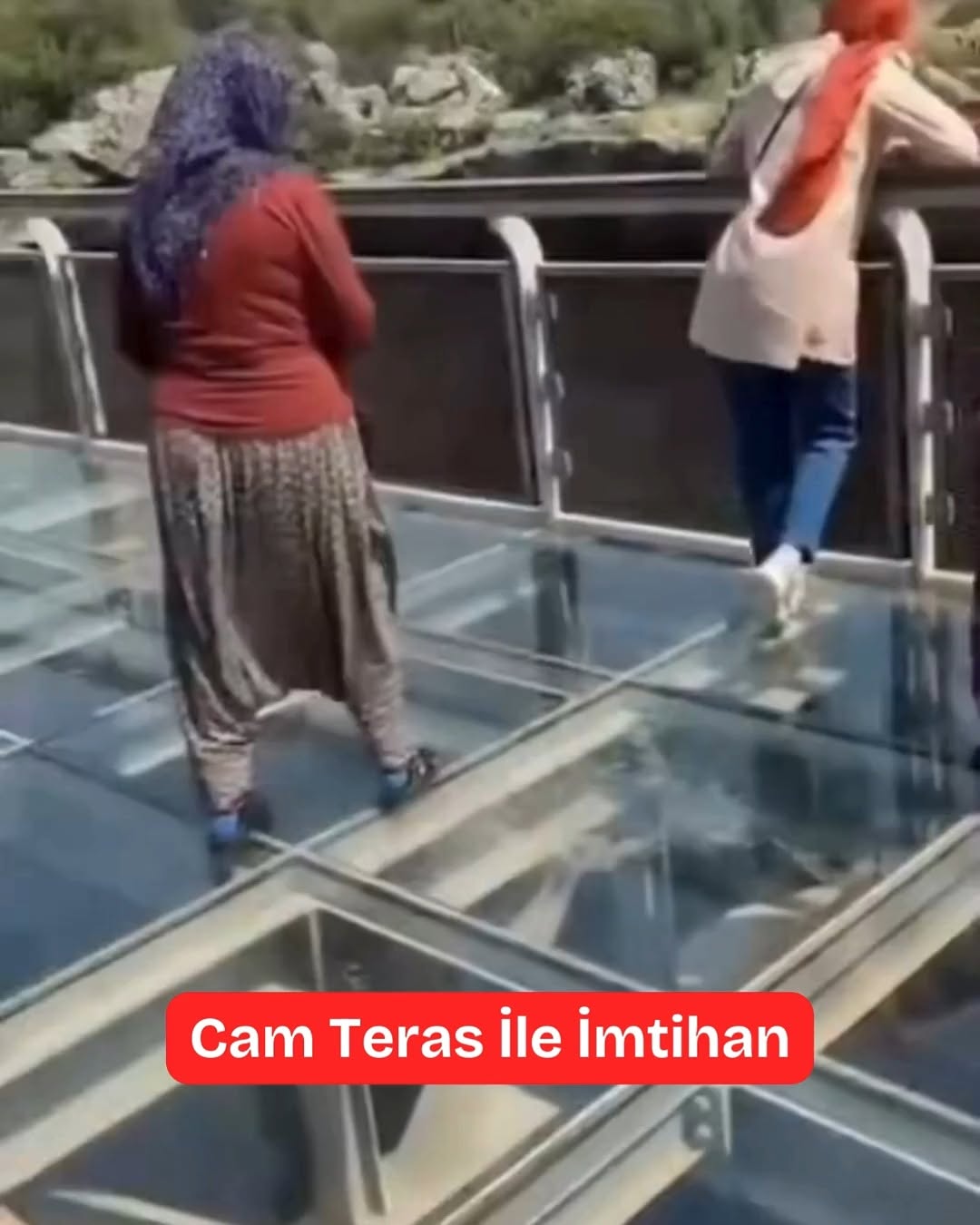 Squid Game Oynayan Kadınlar: Cam Teras İmtihanı